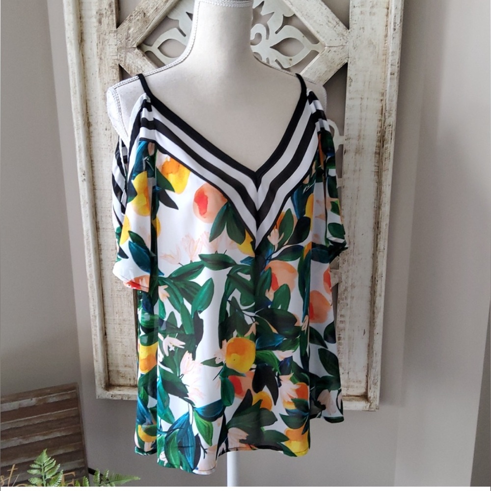 Nicole Miller Cold Shoulder Ladies Top Bright Like New